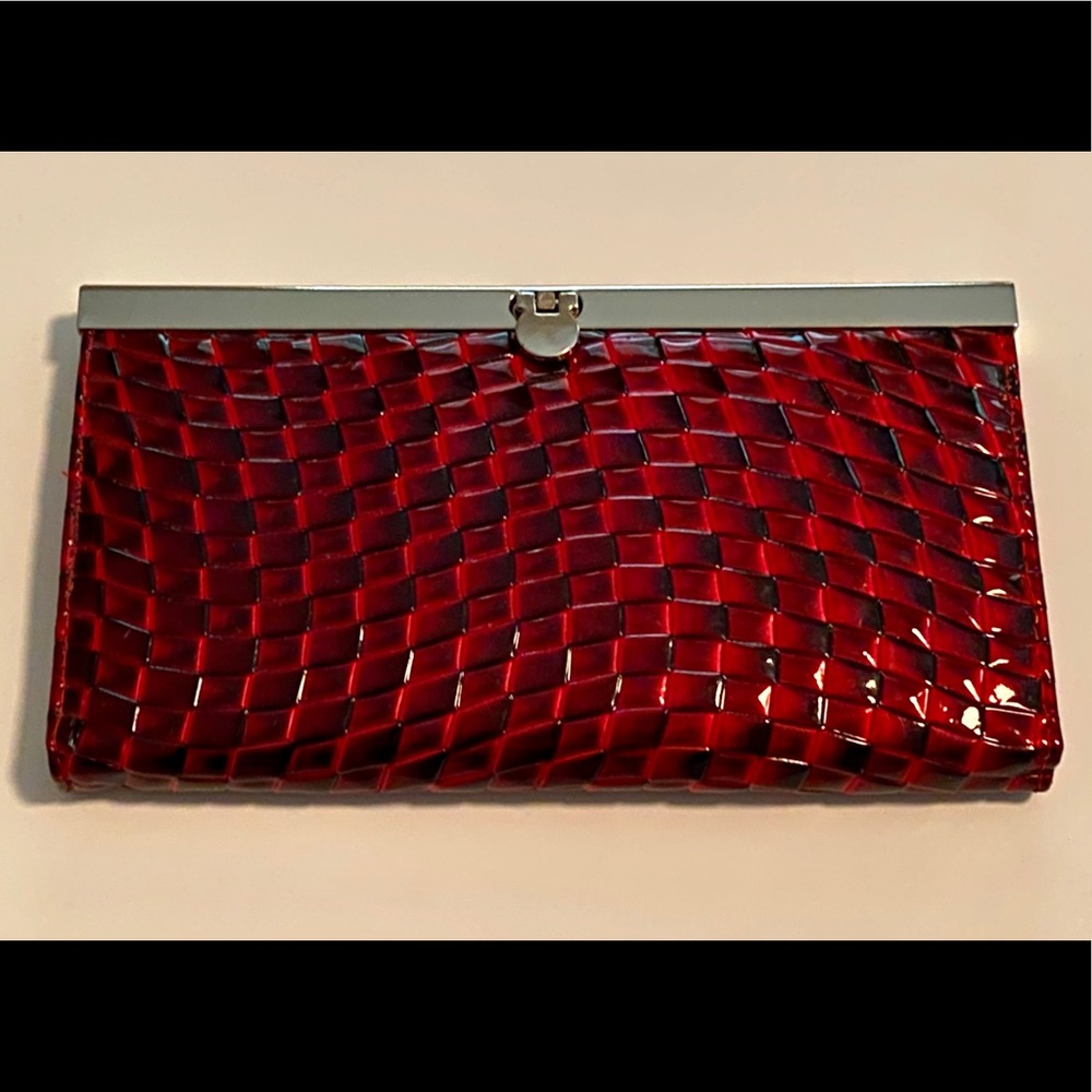 Red & Black Patent Magnetic Clutch / Wallet